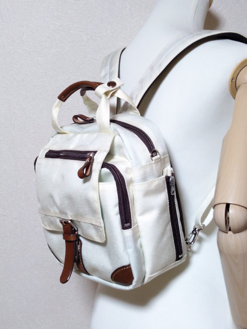 ナイロン３ＷAYバッグ